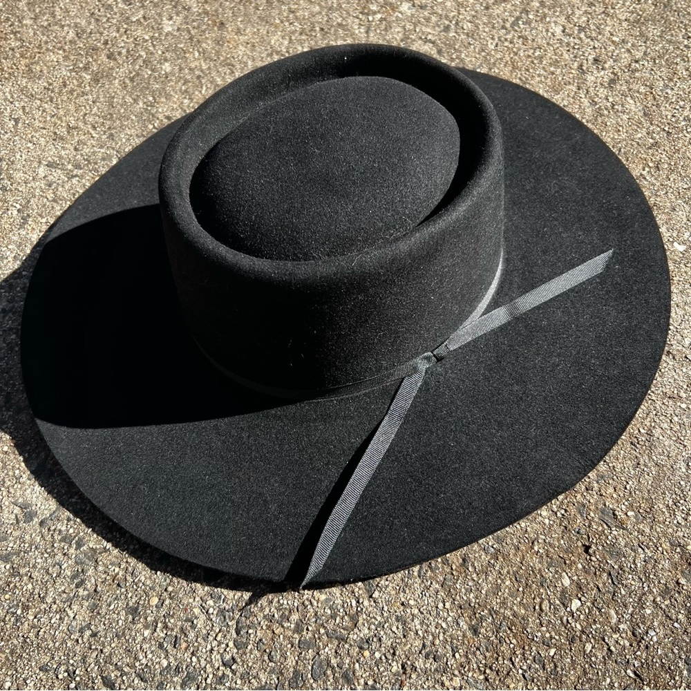 Black Serratelli 4x Beaver felt hat